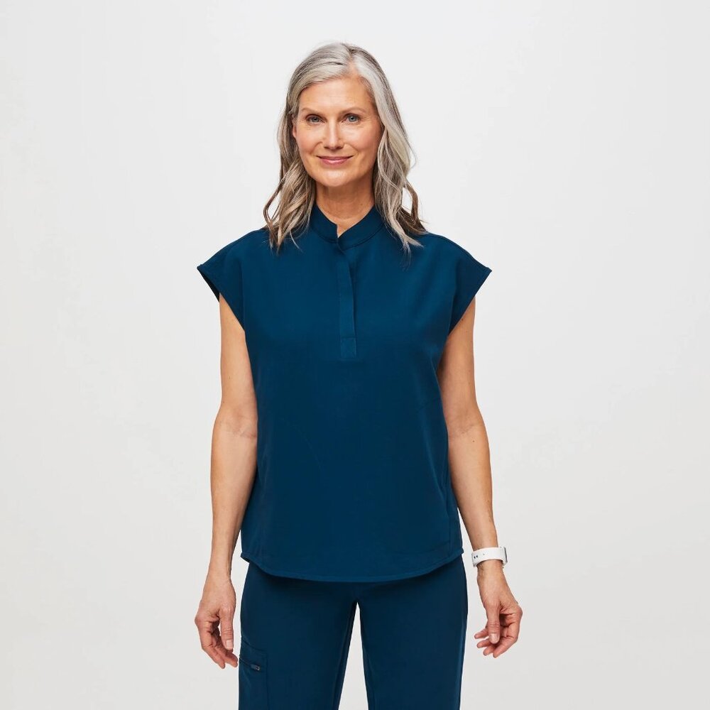 EUC Figs Rafaela Oversized Scrub Top in Deep Reef -- Size Small